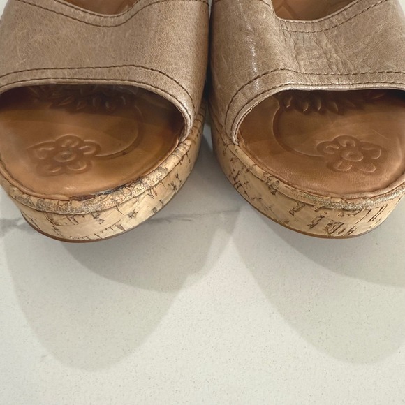 Born Zee Women\'s Tan‎ Soft Leather Wedge Sandals Buckle Cork Platform Size 9 M